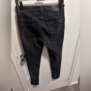 Levi’s 710 skinny jeans size 30. 30x32. Mid rise